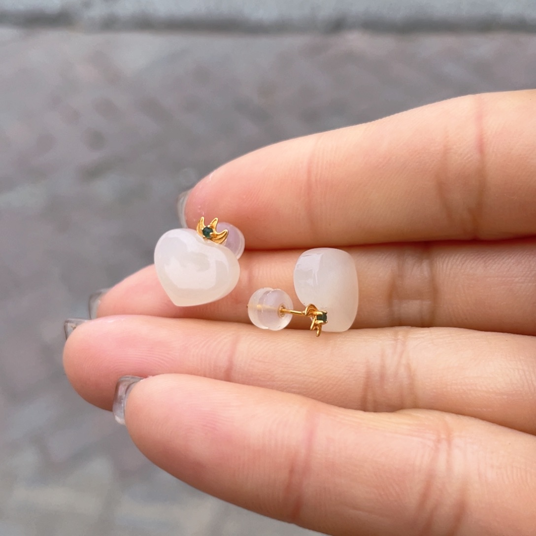 和田玉18K金镶嵌耳饰