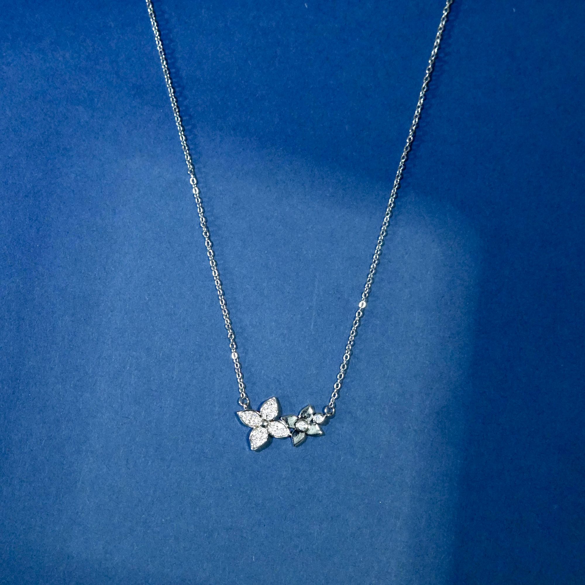 铜合金项链 YUJIAN/虞见 小众新款双花设计轻奢百搭简约项链B08