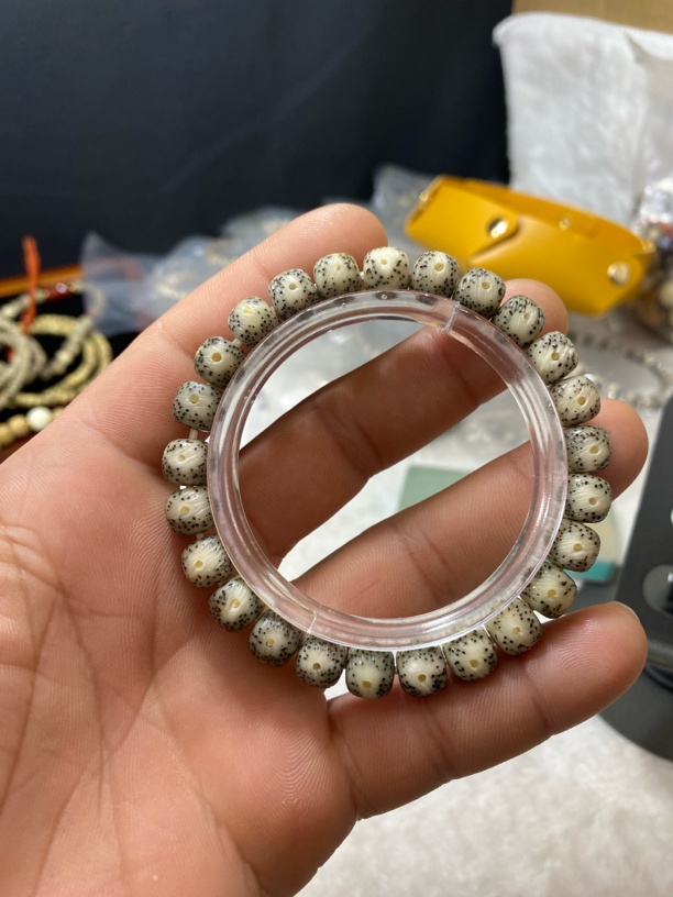 A21 海南星月菩提 9*8 石玉料糯冰无相大眼睛