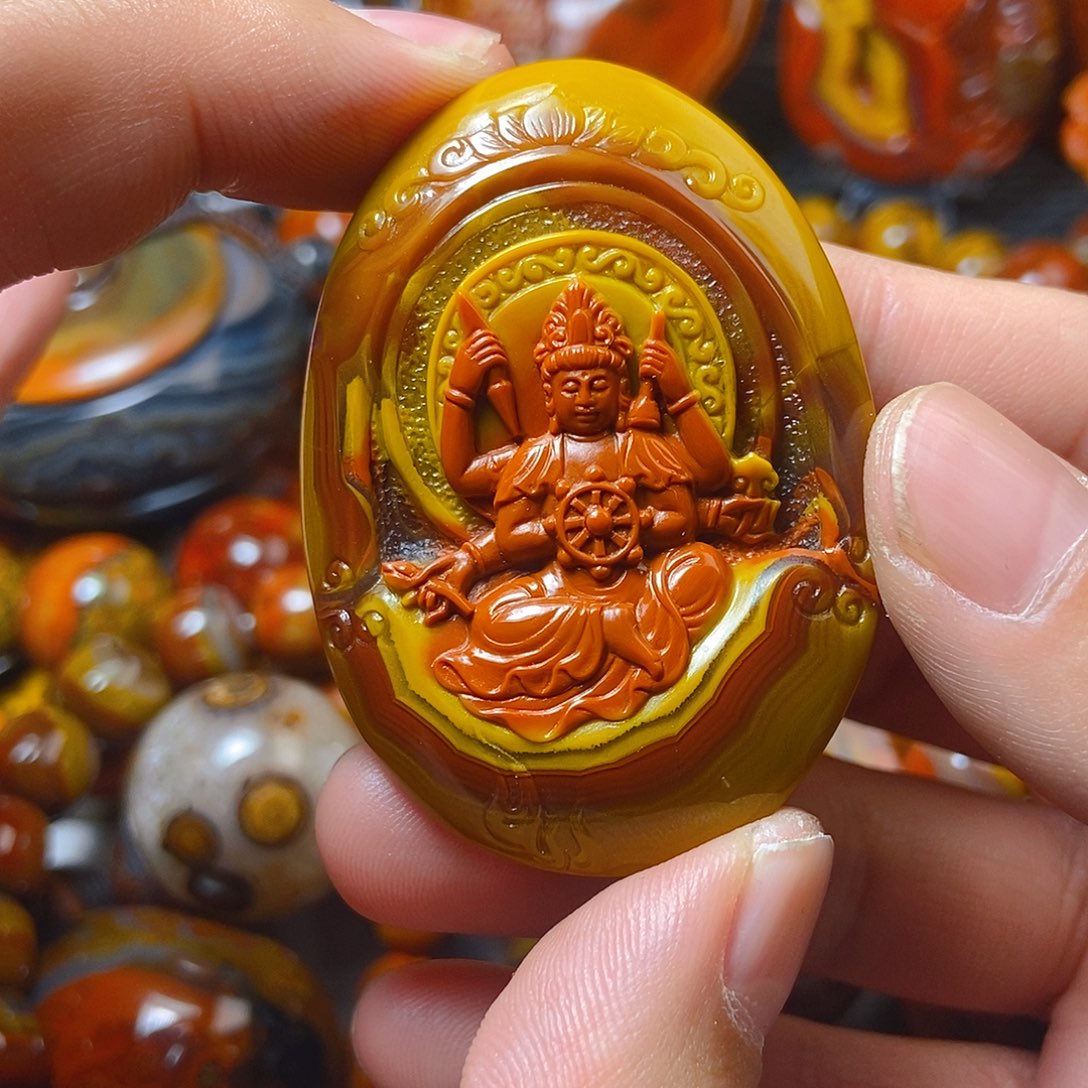 未镶嵌其他玛瑙/玉髓哈**，