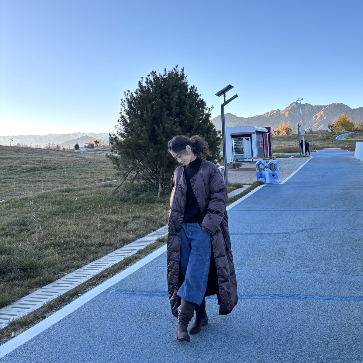 【H2】单排扣女长款休闲风优等品冬季短款保暖时尚