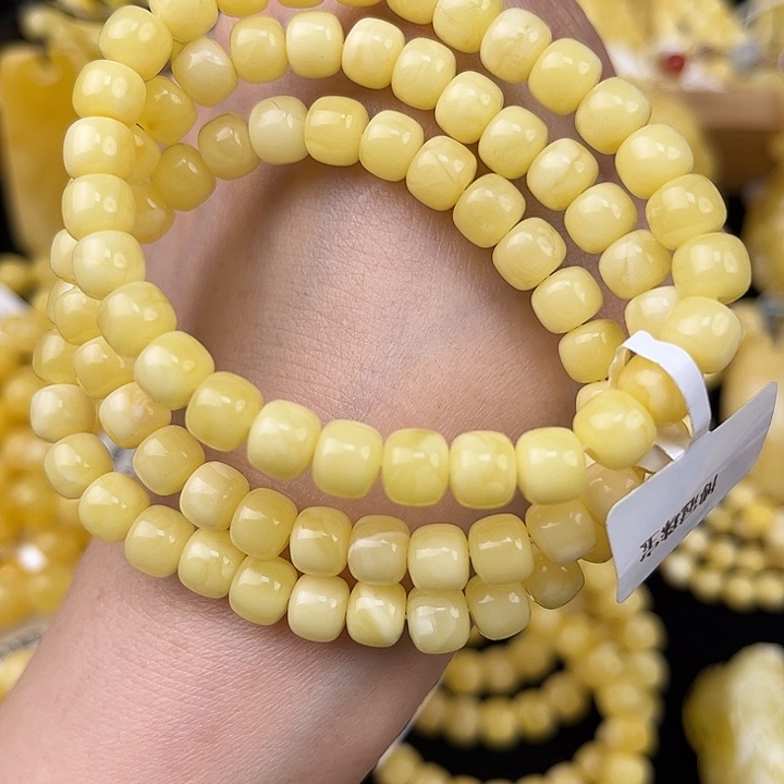 琥珀未镶嵌颈饰琥珀，多样性发其一