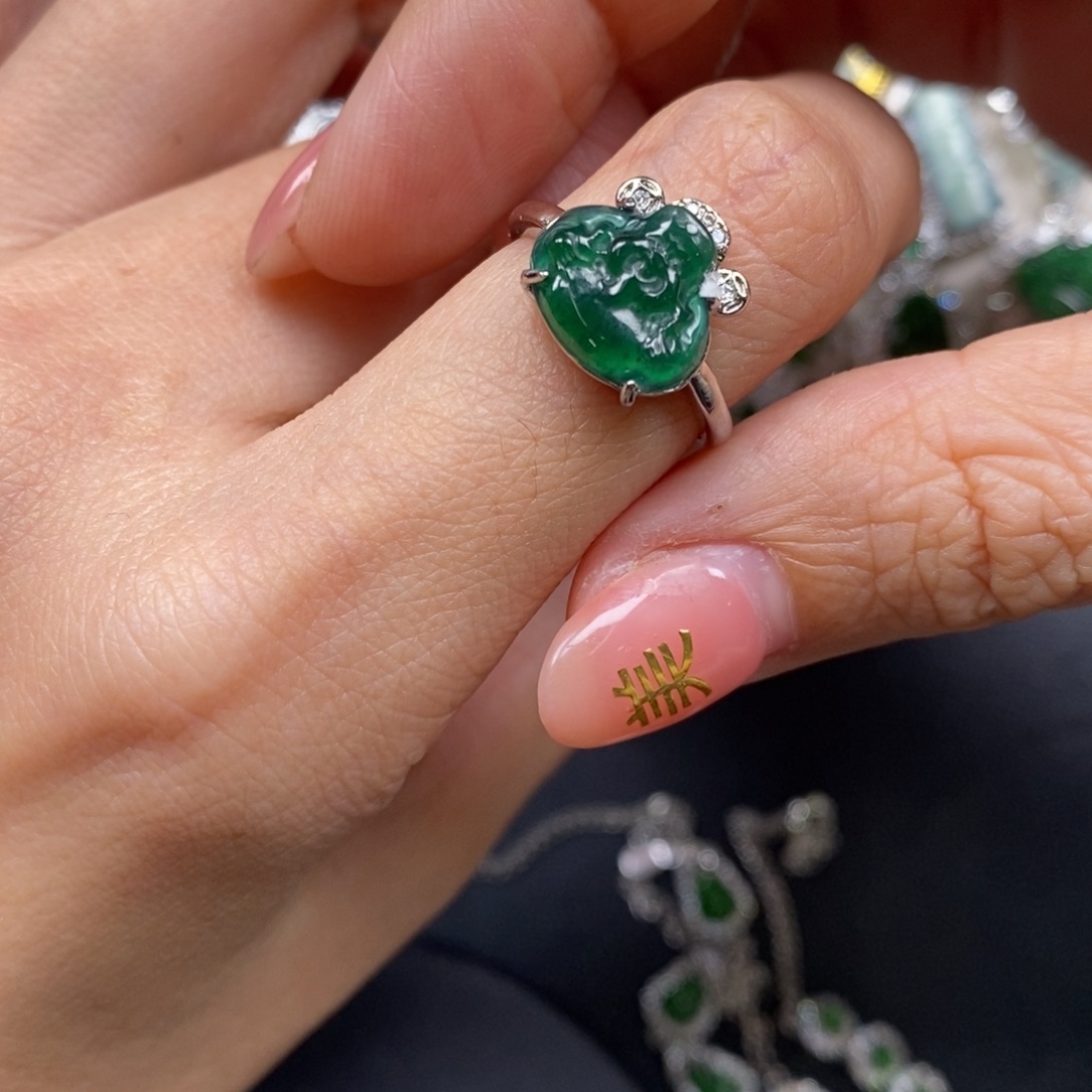 翡翠颈饰未镶嵌翡翠