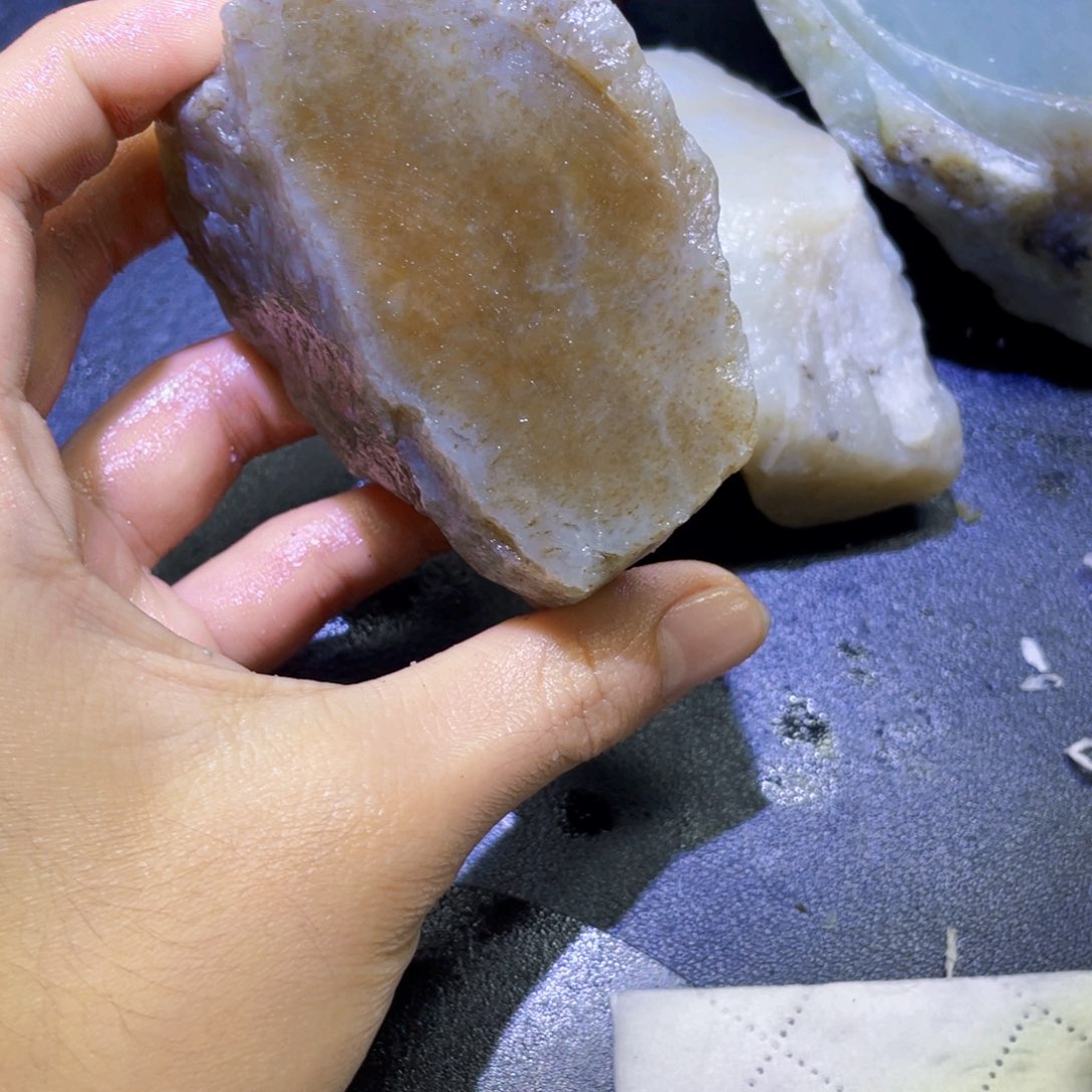 和田玉未镶嵌珠宝半成品