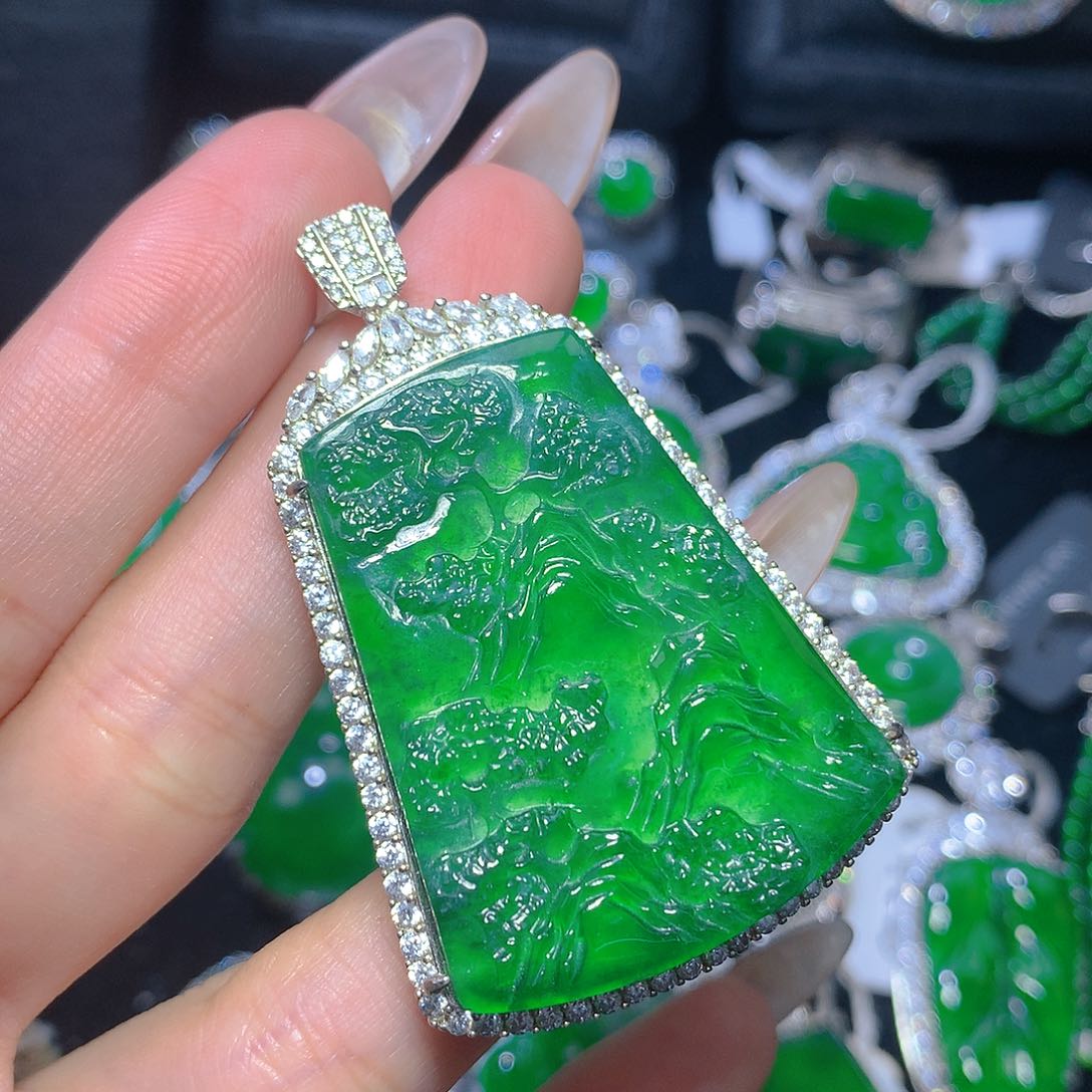 翡翠颈饰银S925镶嵌翡翠