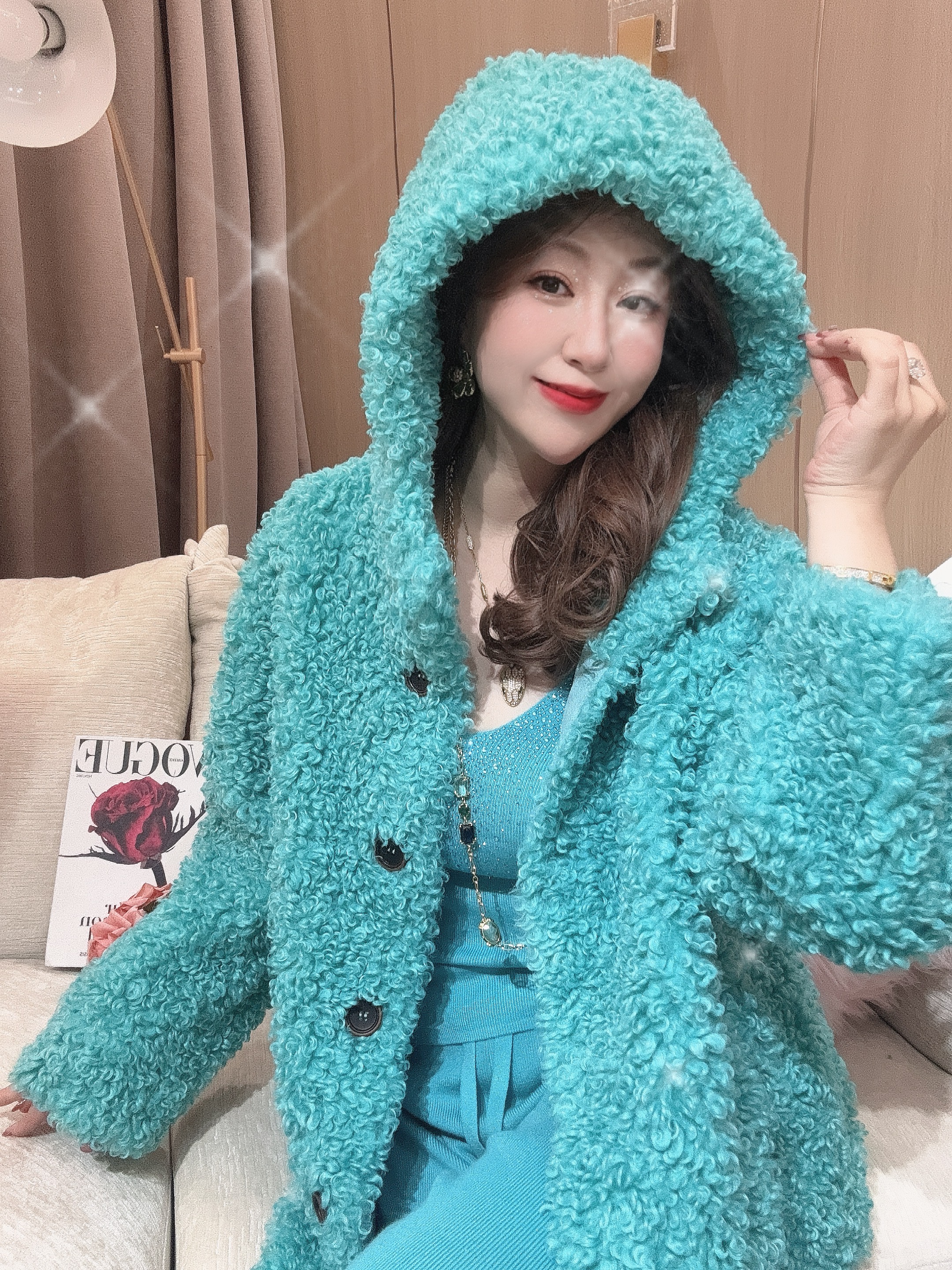 DC【蓝田生玉】高级气质显瘦网红羊羔毛帽子款秋冬时尚外套孔雀蓝色