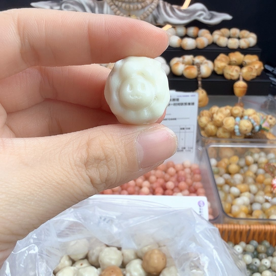 菩提根/象牙果吊坠全品牙果白色卡20云朵羊10颗