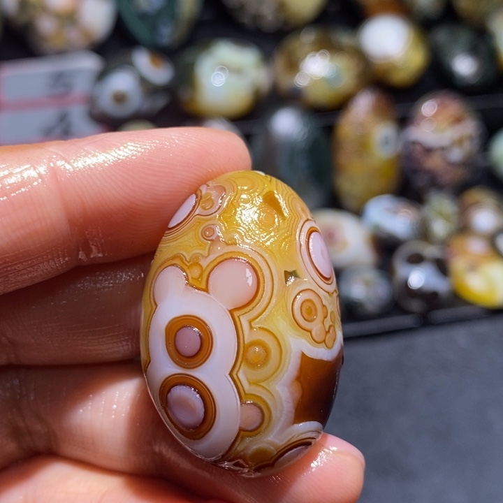 玛瑙/玉髓未镶嵌珠宝半成品25