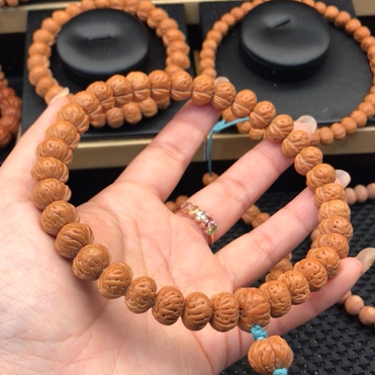 张***予吊坠桃核蟠桃手持