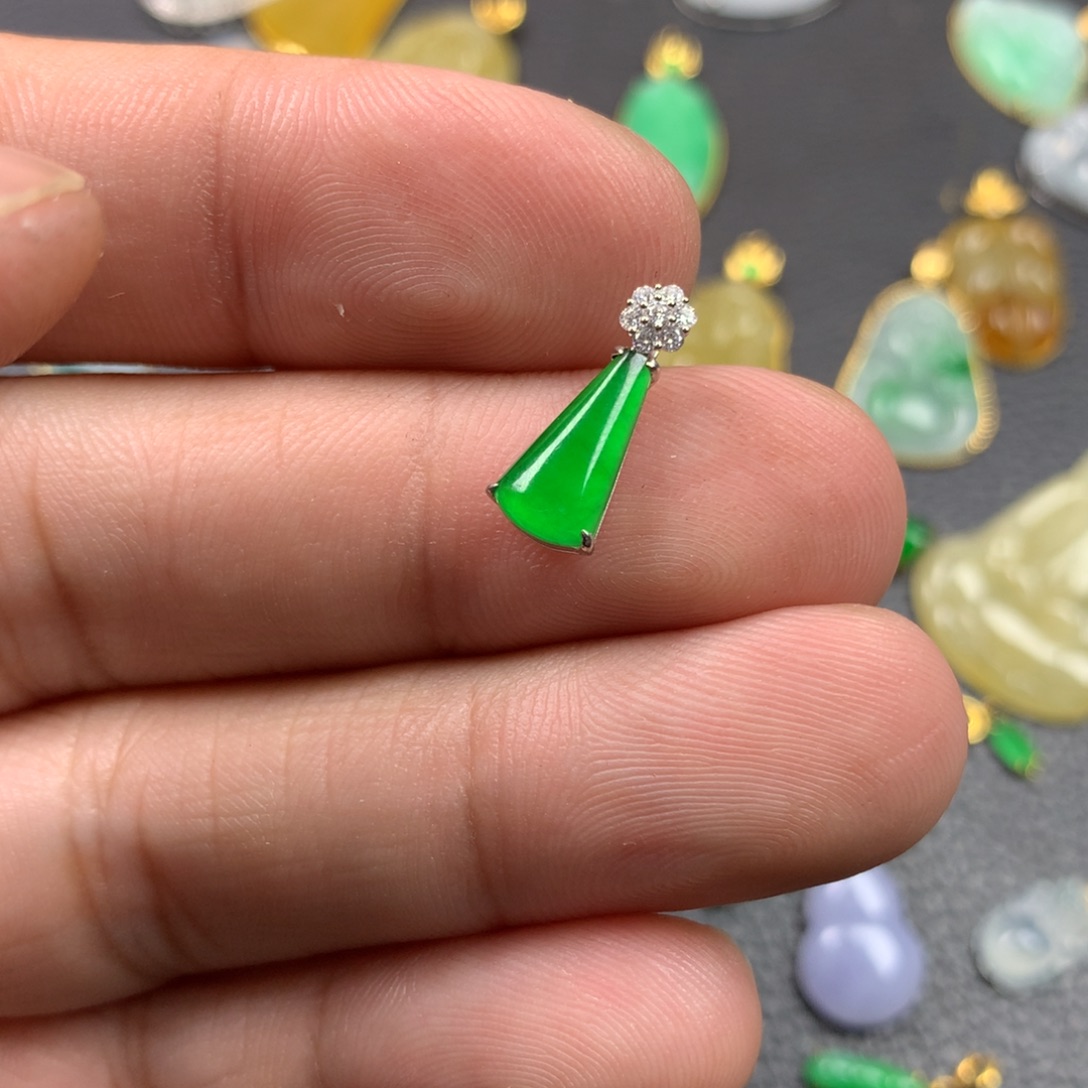 【闪购商品】颈饰18K金镶嵌翡翠S****e翡翠