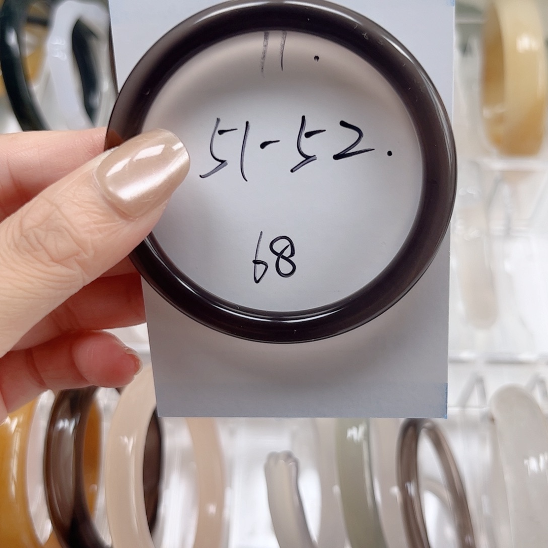 未镶嵌手镯石英质玉