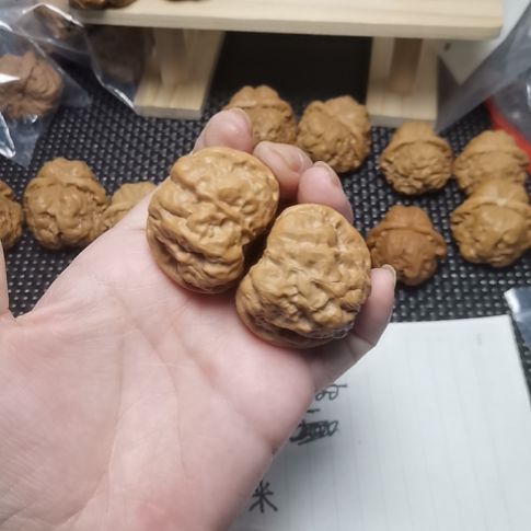 文玩核桃把件随**散边39左右