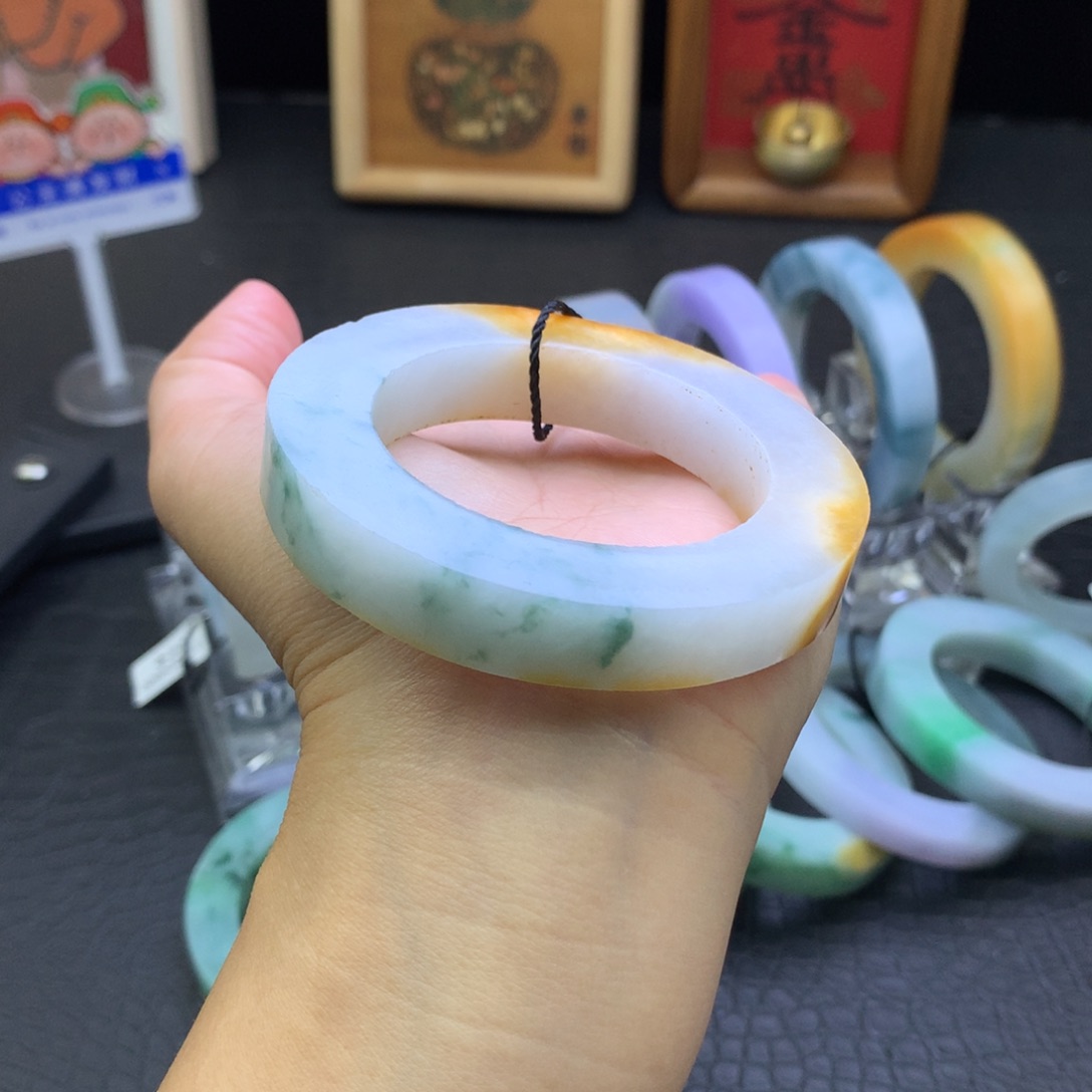 定制翡翠未镶嵌翡翠手镯