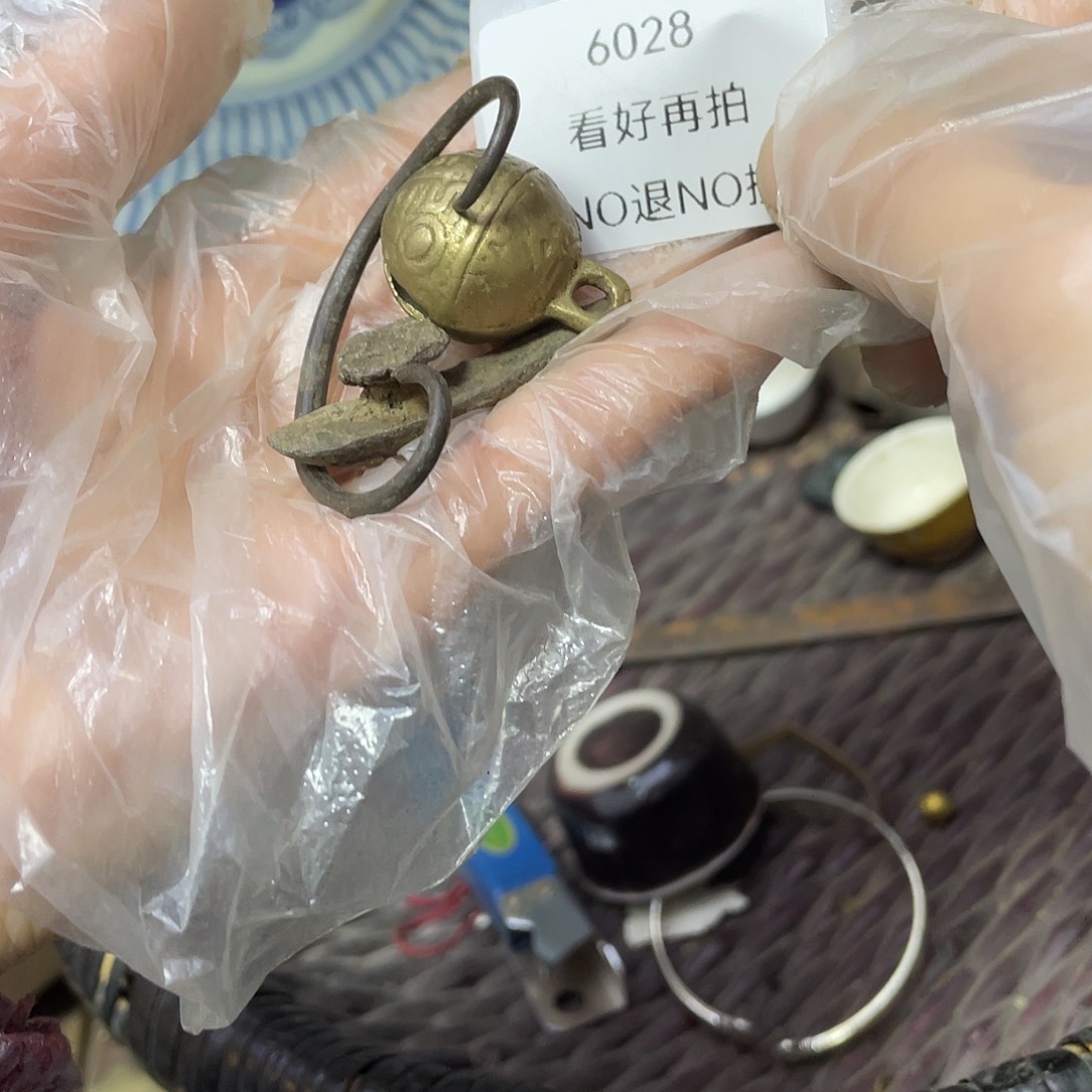 淡***然瓷片6028号工艺品