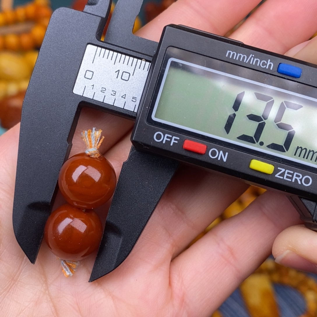 蜜蜡裸石未镶嵌蜜蜡