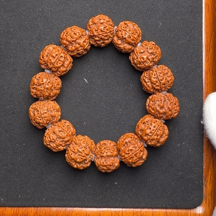 手串金刚菩提2号20尺寸梅花