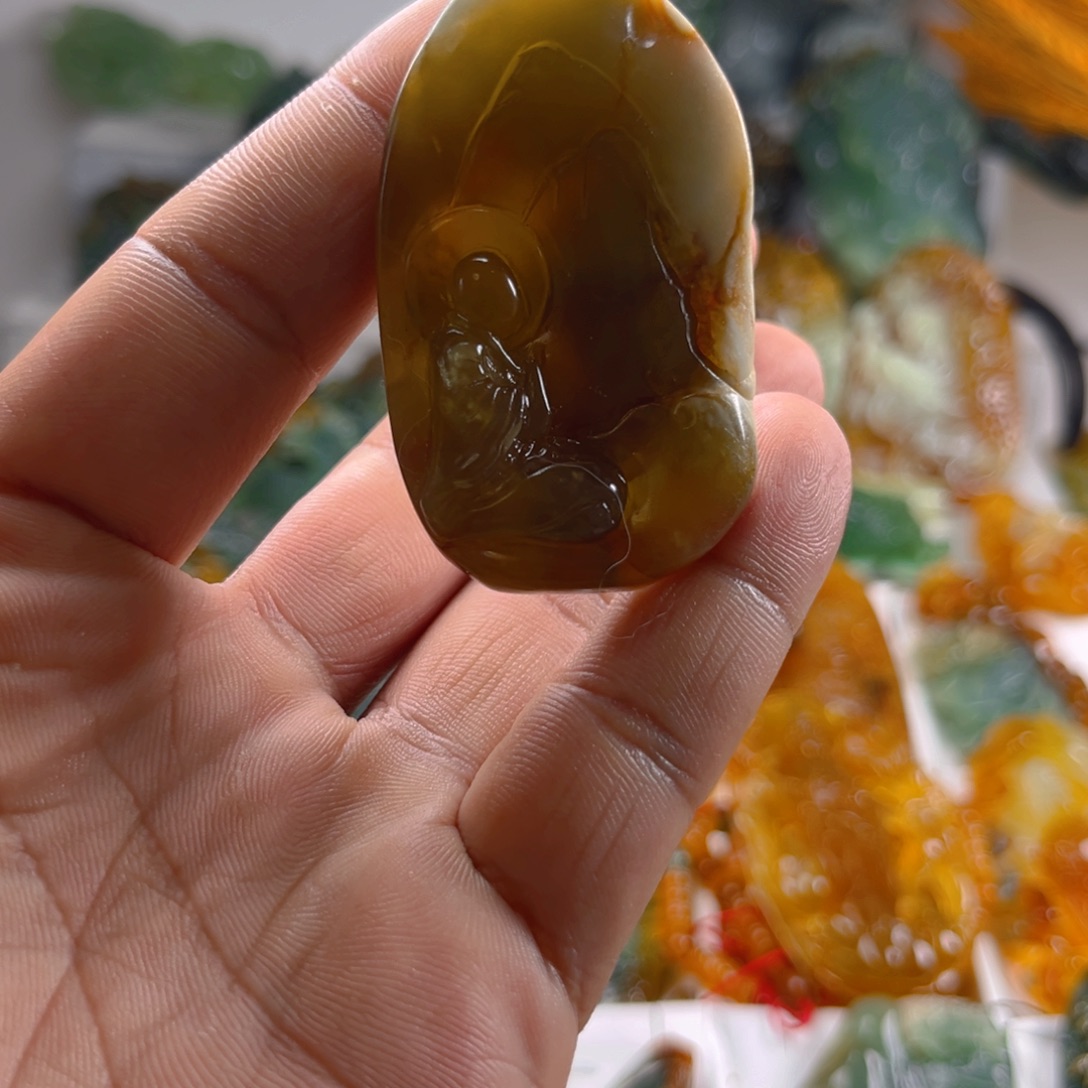 未镶嵌蛇纹石玉颈饰