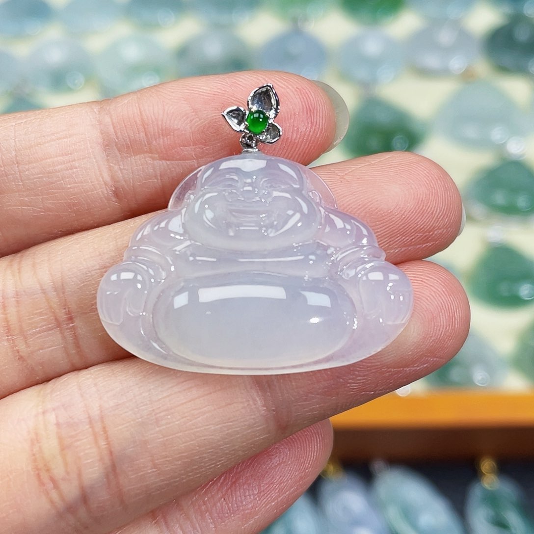 翡翠颈饰18K金镶嵌是****吊坠