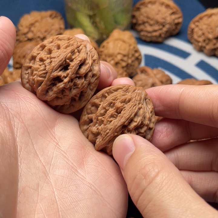 文玩核桃把件虎头