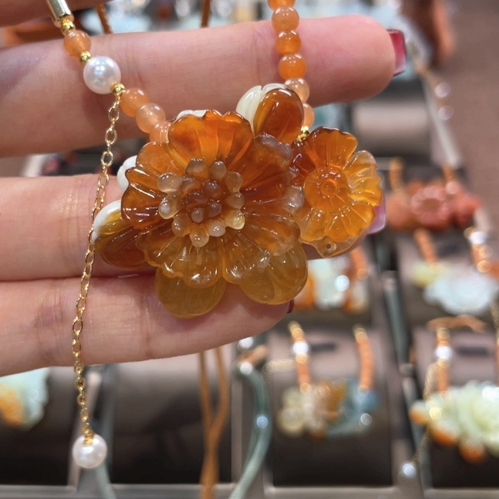 蛇纹石玉吊坠(赠链)未镶嵌