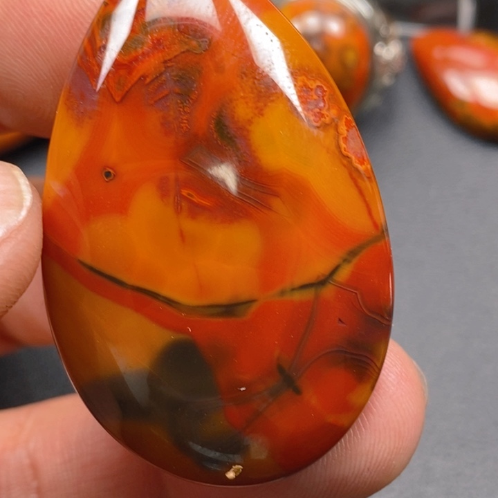 玛瑙/玉髓颈饰未镶嵌张****享