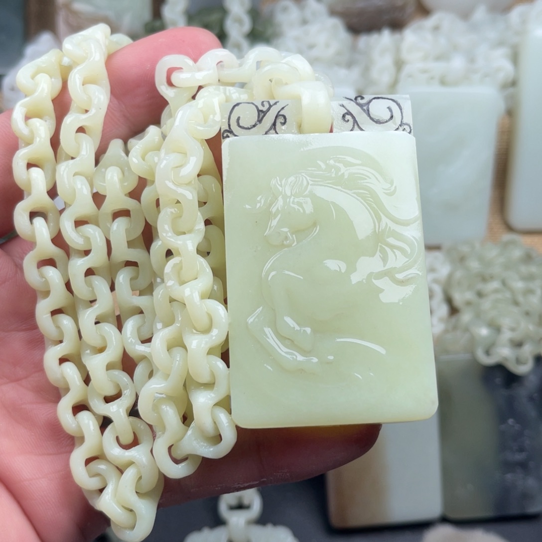 和田玉未镶嵌颈饰