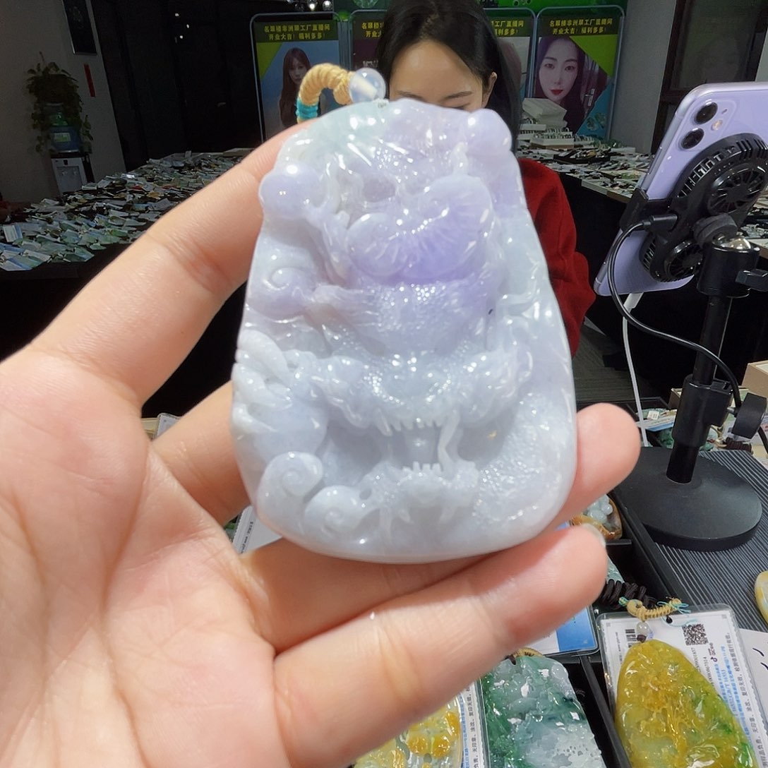 颈饰未镶嵌翡翠一