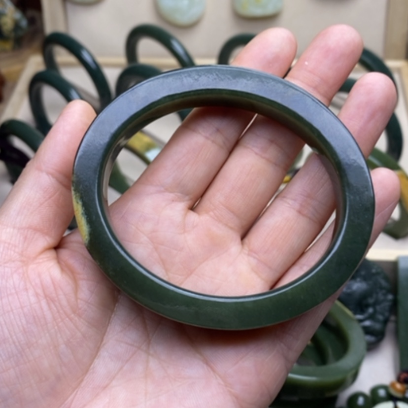 【闪购商品】和田玉手镯未镶嵌看*