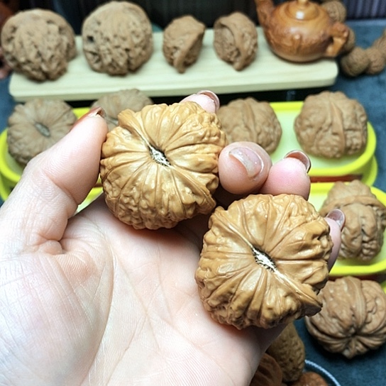 【闪购商品】文玩核桃把件牛**坤南瓜核tao
