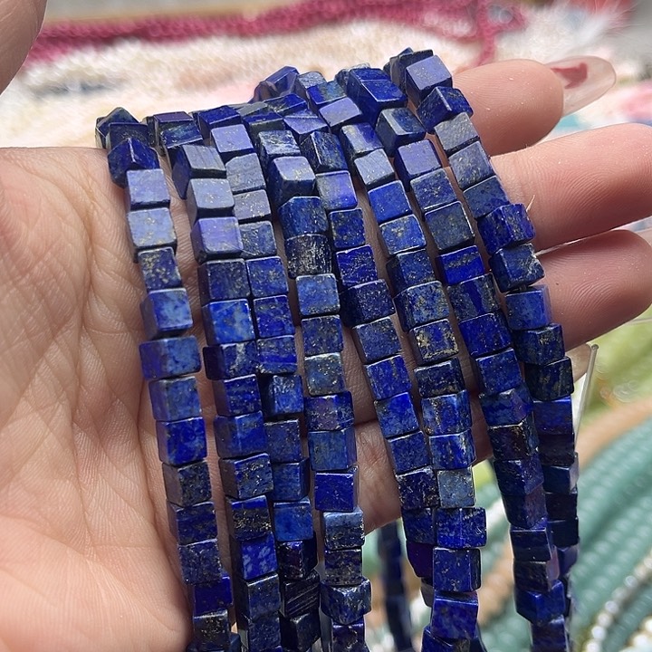 玛瑙/玉髓珠宝半成品未镶嵌一条6mm左右青金方糖珠