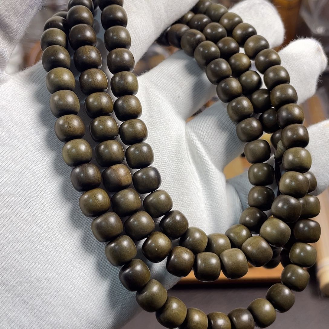 檀香木一**光8/9真阴沉，印度老山檀香