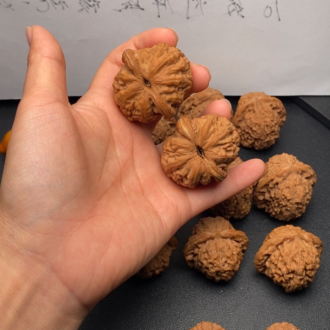 ꧁***꧂文玩核桃把件元宝修尖