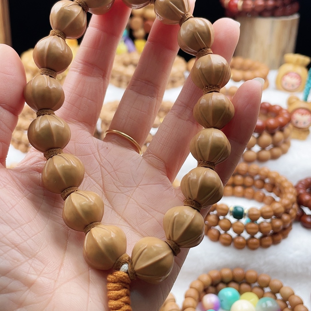 精***泪吊坠猴头核桃手串