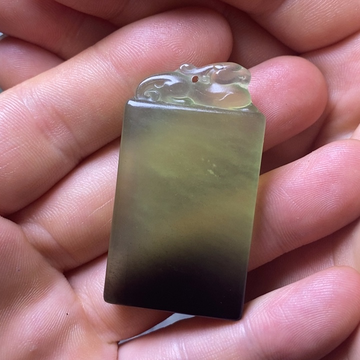 岫玉岫玉颈饰未镶嵌