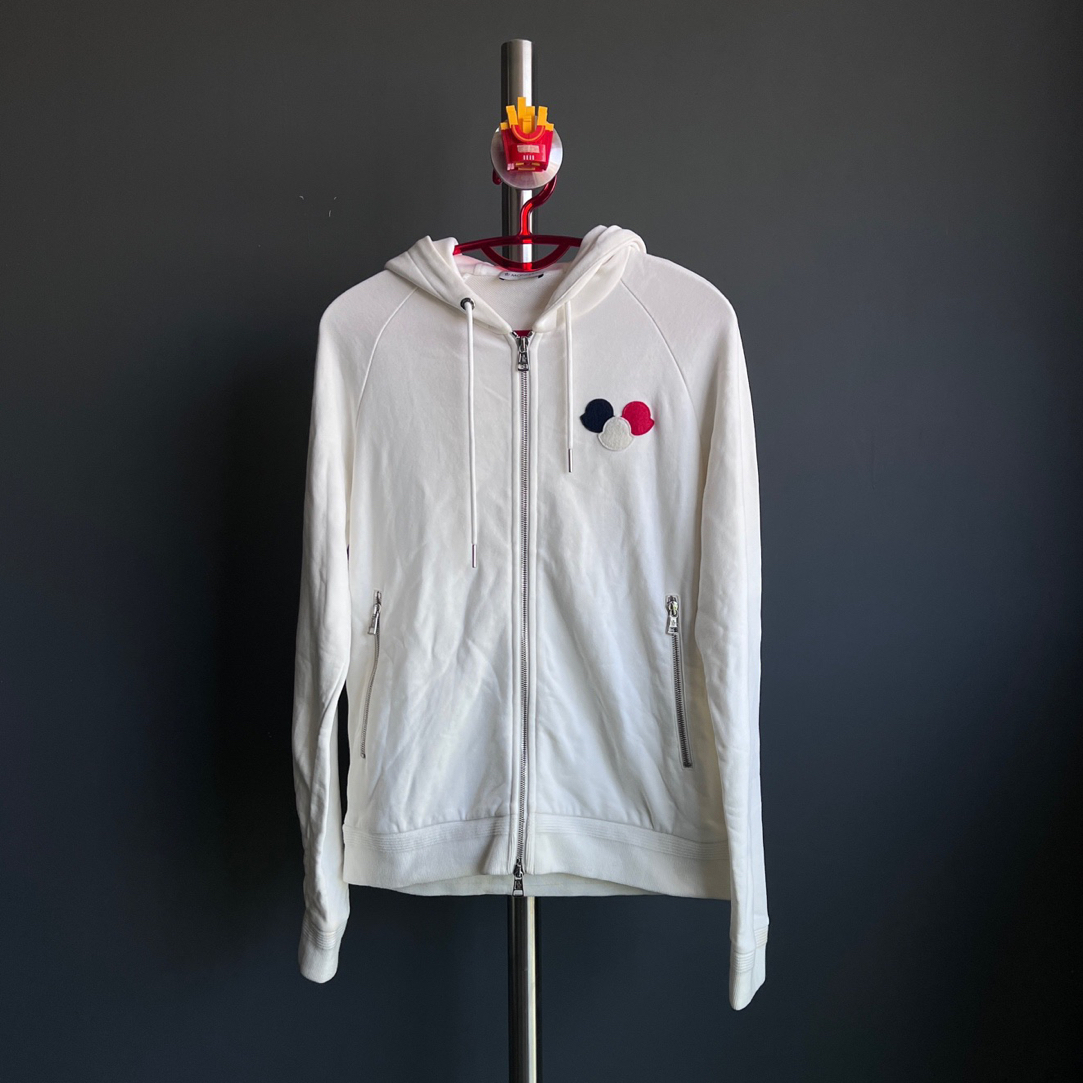 99新 MONCLER 三色Logo徽标拉链连帽卫衣/M/胸围51/衣长63/B07052