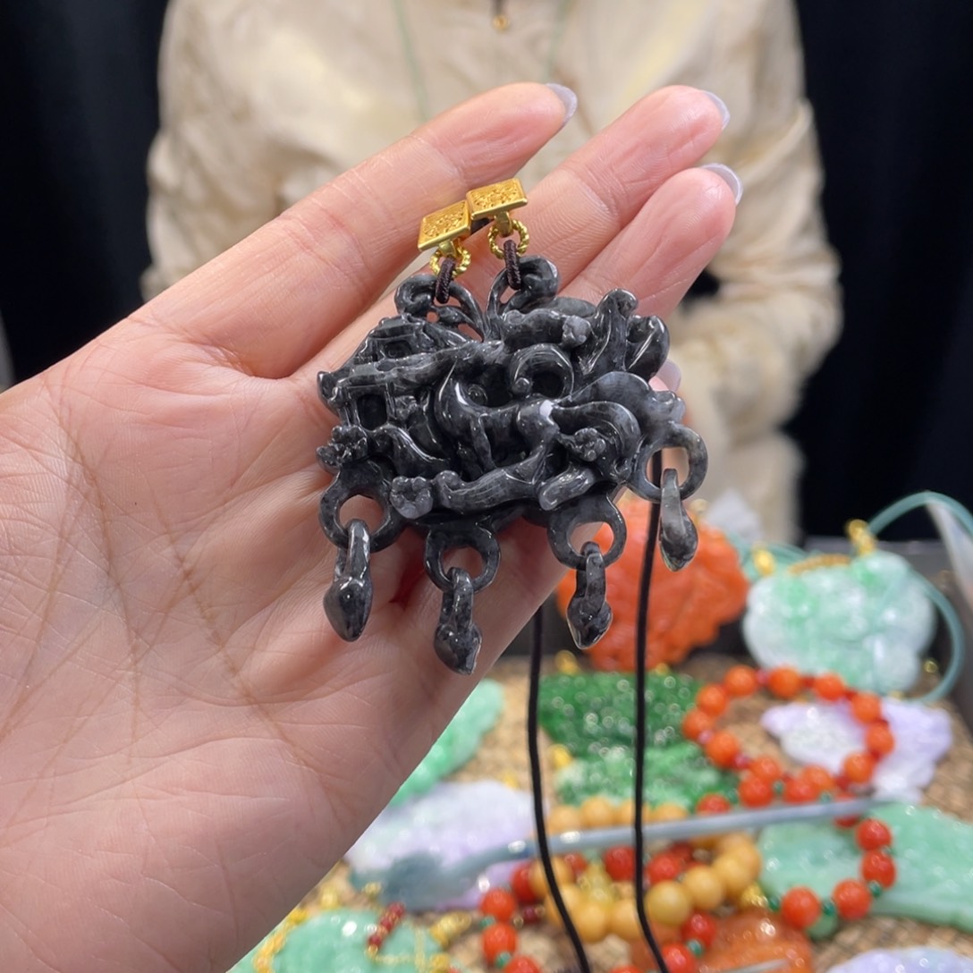 翡翠颈饰未镶嵌代编织