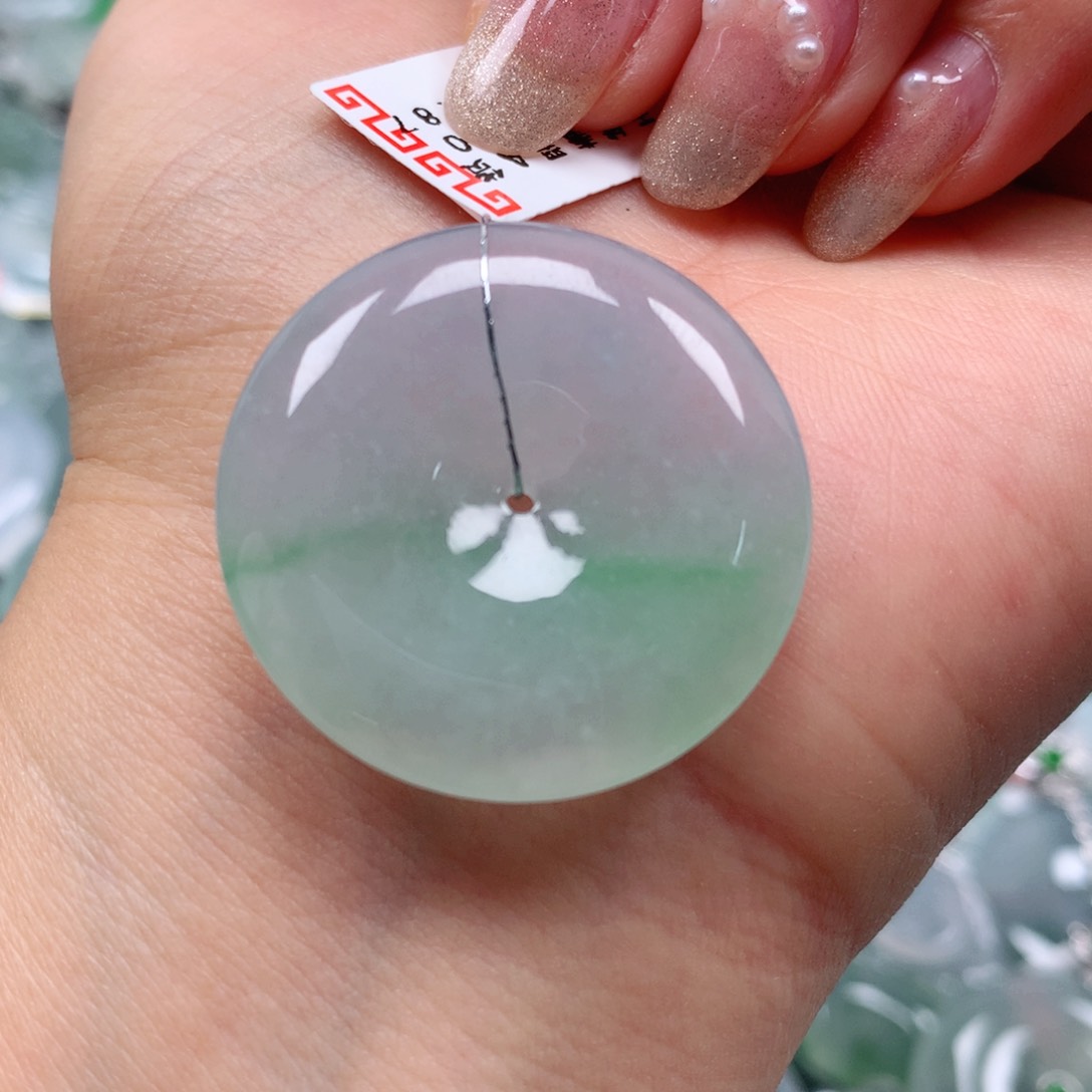 翡翠颈饰未镶嵌天然翡翠