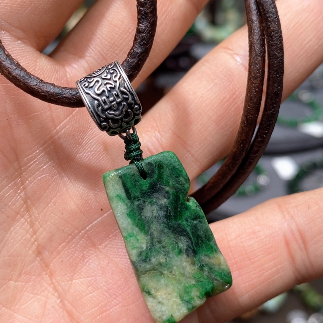 翡翠颈饰银S925镶嵌漂亮美眉