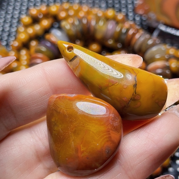 玛瑙/玉髓颈饰未镶嵌善****修