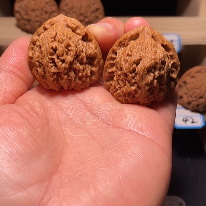 用***7文玩核桃吊坠正三角南疆石