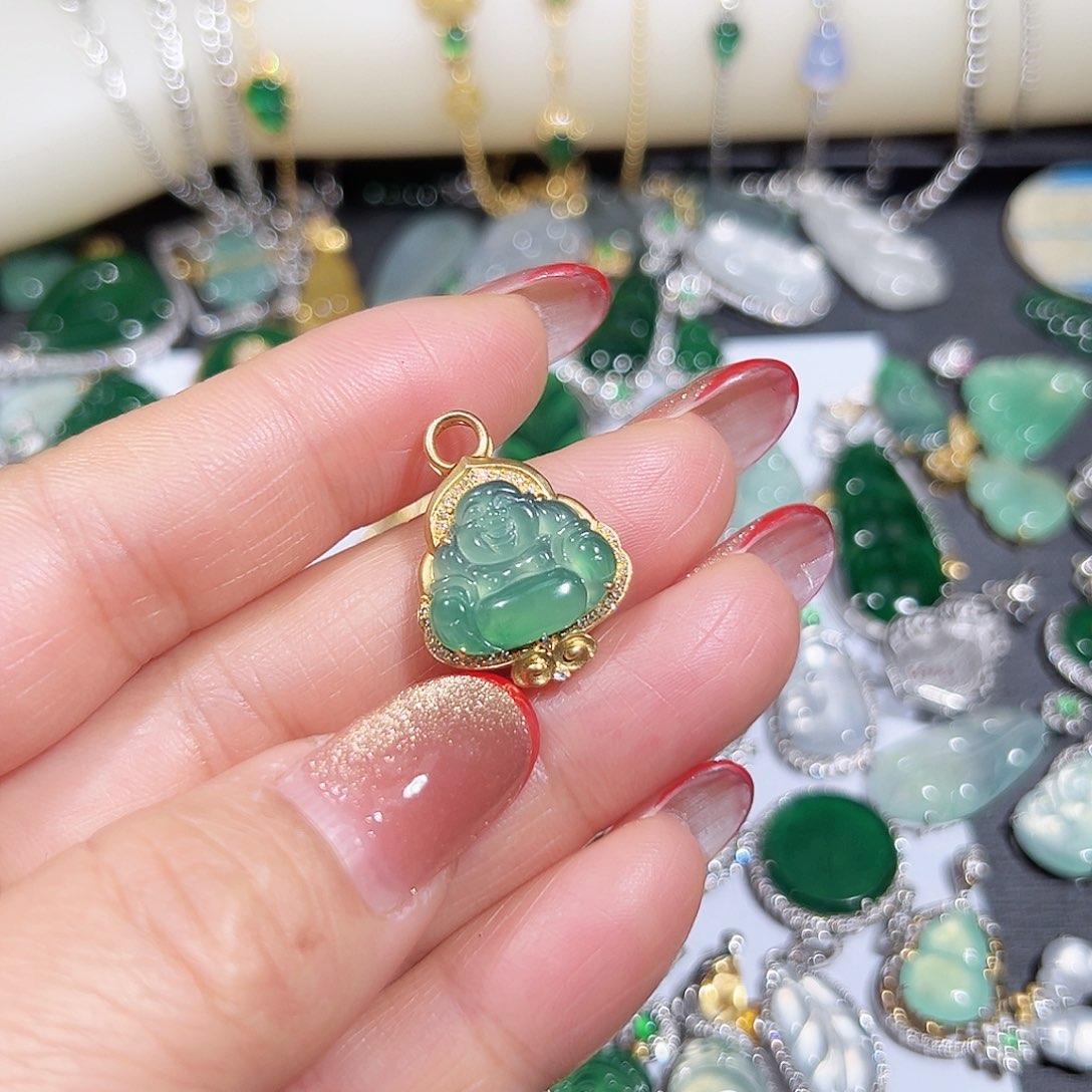 翡翠吊坠(不含链)18K金镶嵌