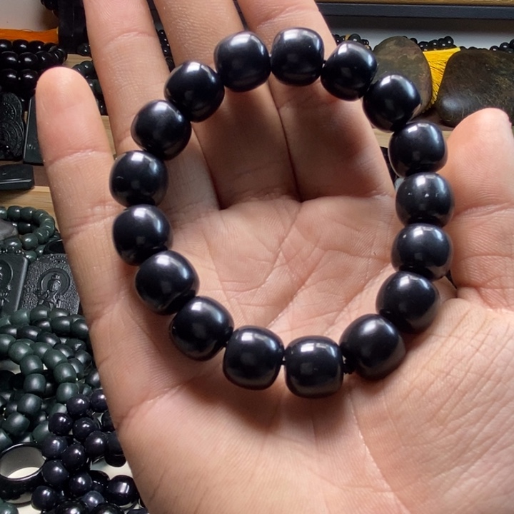 和田玉（墨玉）老型手串未镶嵌