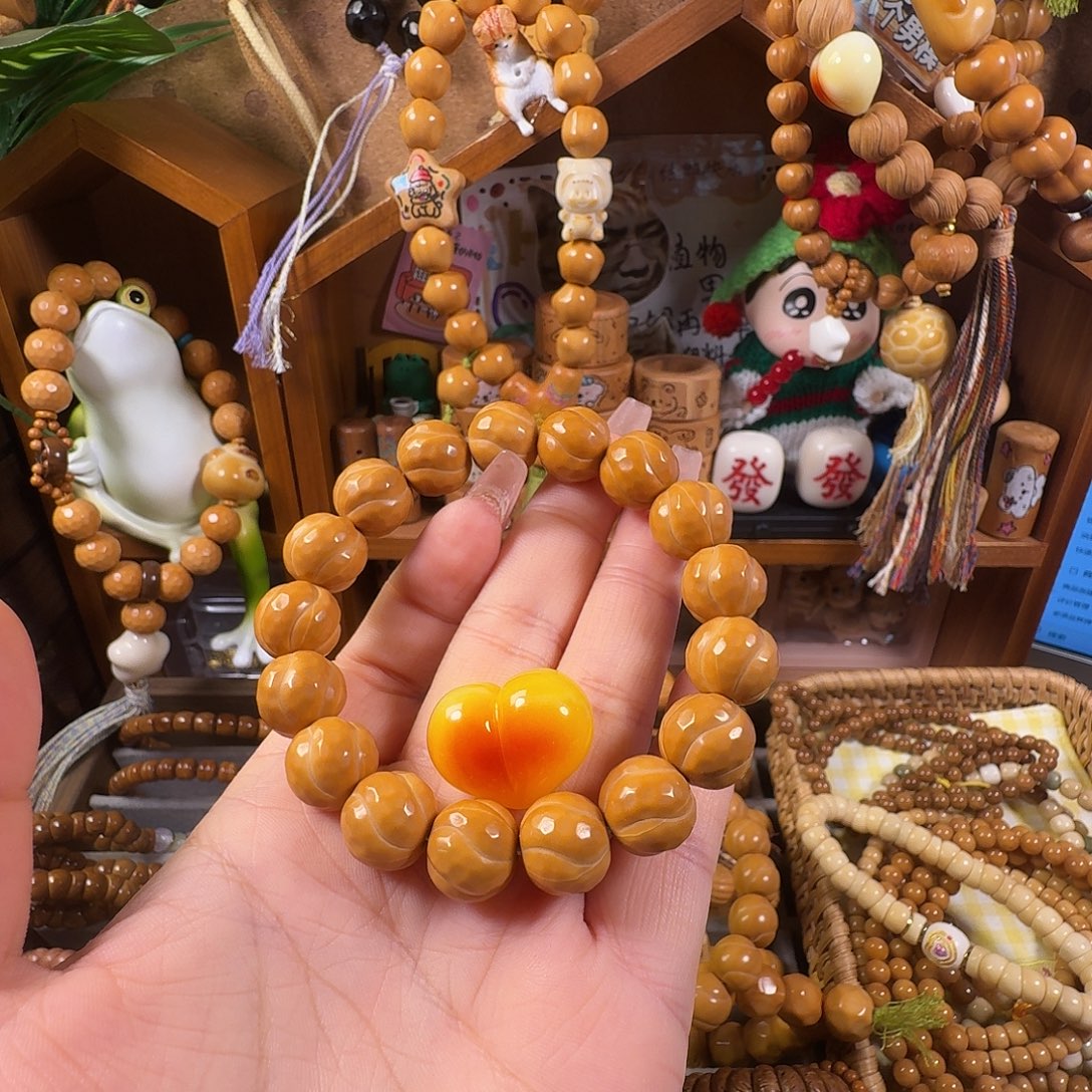 田****猴头核桃吊坠钻石面包