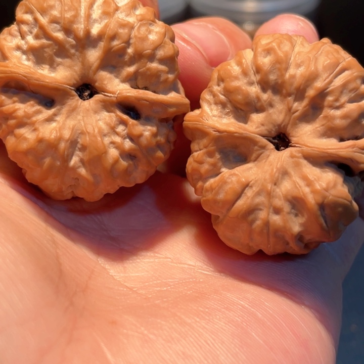 文玩核桃把件抬****光38蛤蟆头