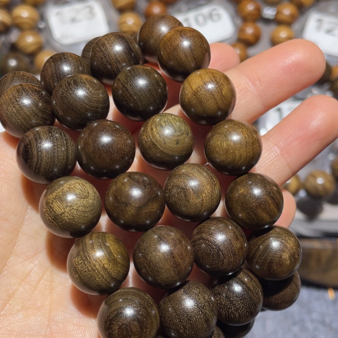 楠木（金丝楠）手串/手链1.5×15。 四串