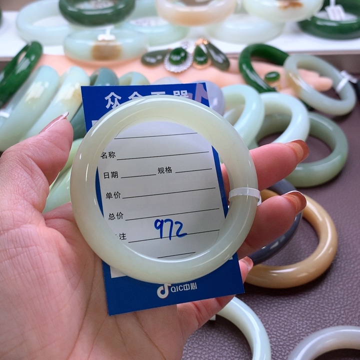 和田玉未镶嵌手镯54-55