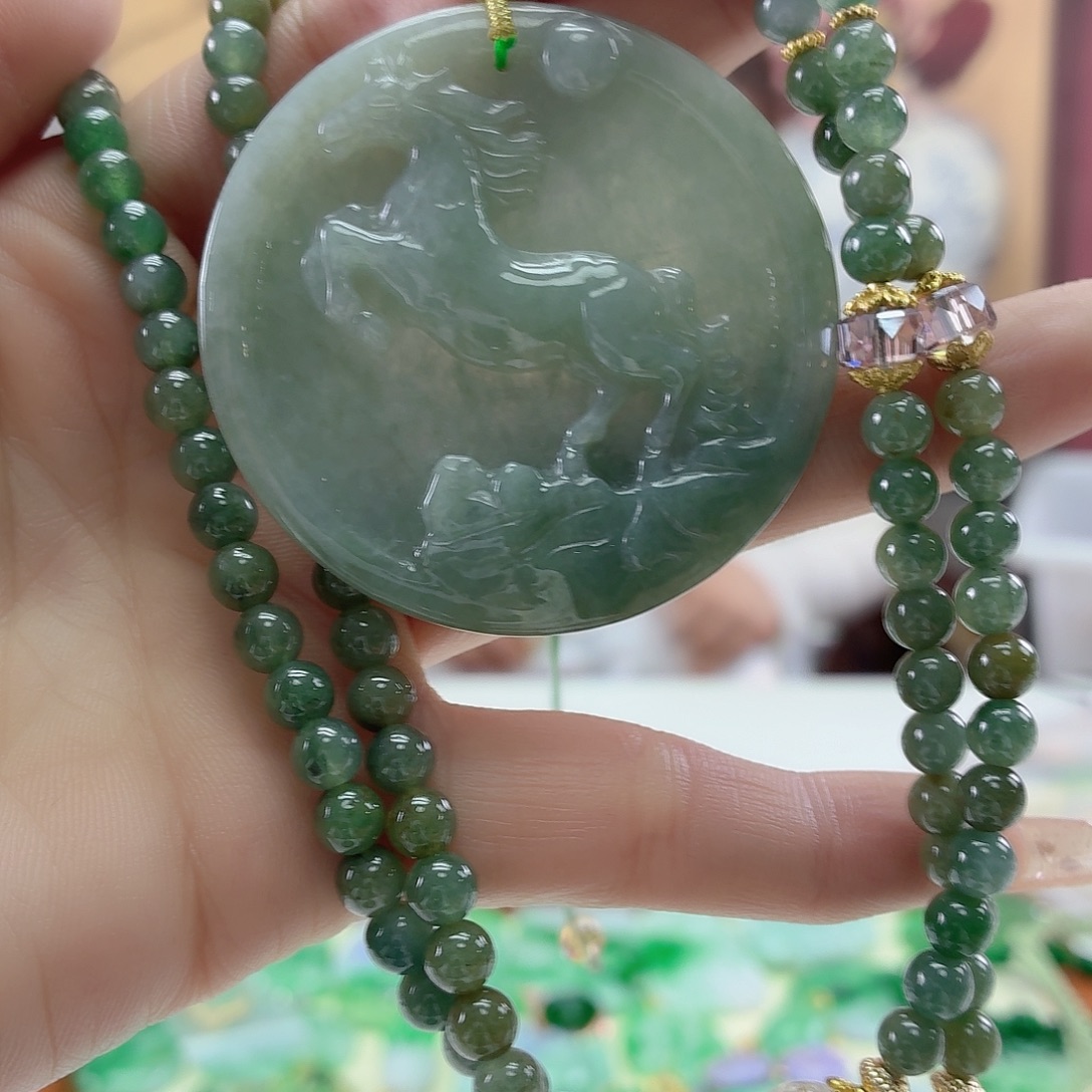 翡翠未镶嵌颈饰翡翠