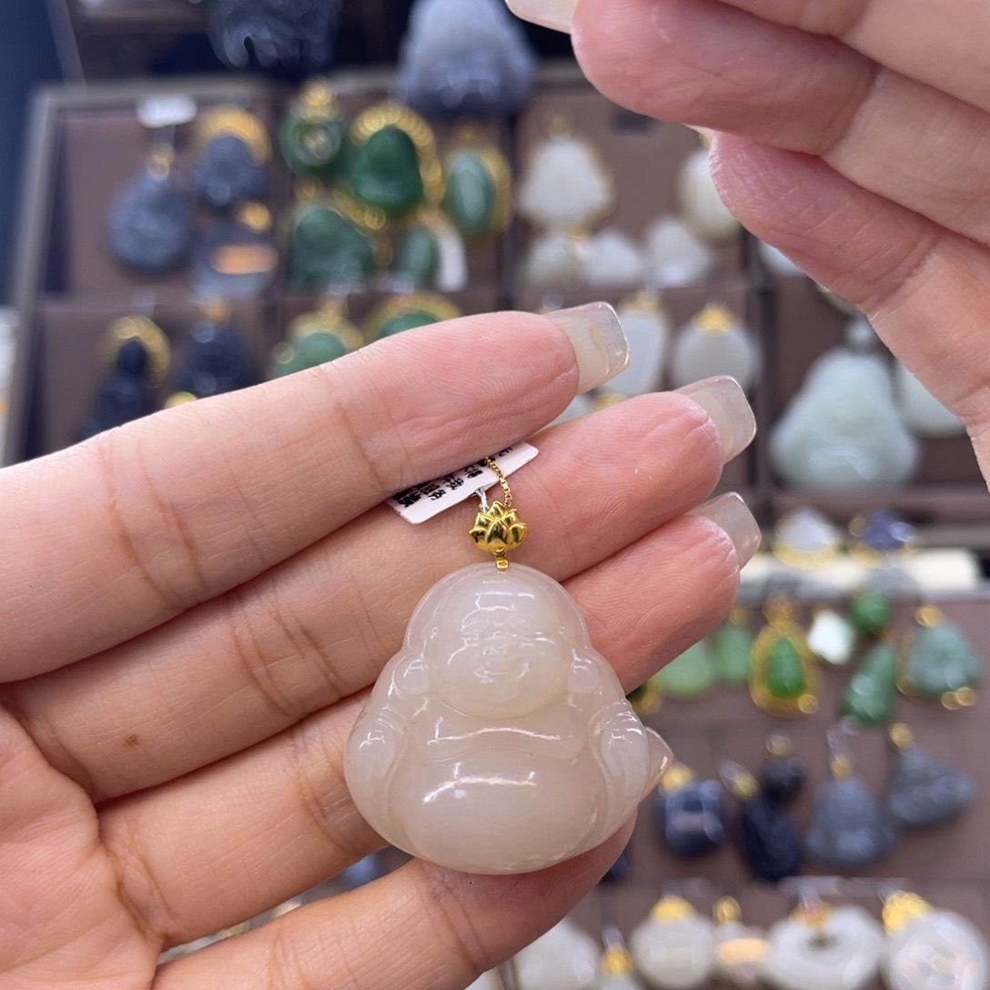 和田玉吊坠18K金镶嵌
