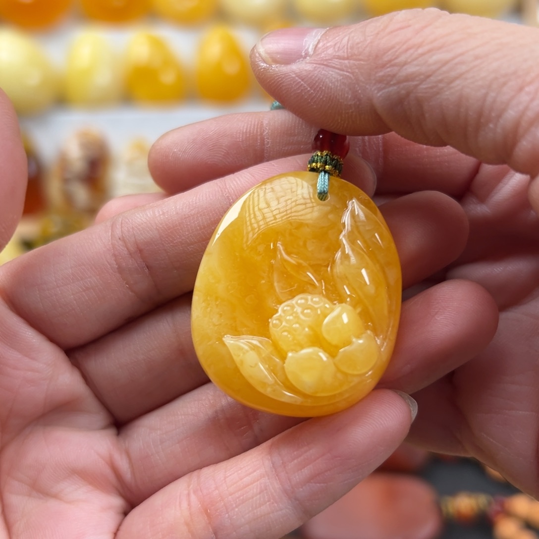 木***悠蜜蜡颈饰未镶嵌蜜蜡