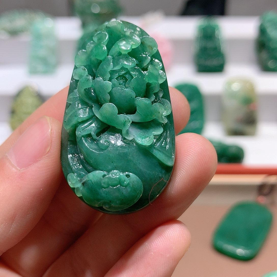 独山玉挂件未镶嵌